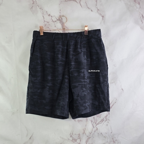 Alphalete Other - Alphalete Shorts Mens Small 30 Black Gray Camo 6 Inch Lounge Lifting Active Pro